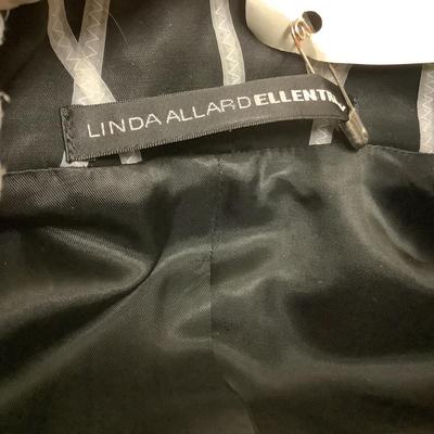 593 Linda Allard for Ellen Tracy Black and White Jacket