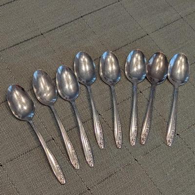 24 Pieces Of Wm Rogers Reinforced Silverplate AA, Starlight Pattern & 2 Pieces Of Meriden Silverplate Pieces