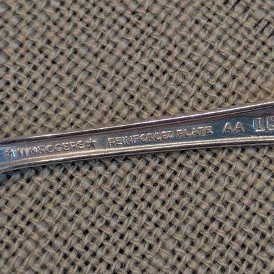 24 Pieces Of Wm Rogers Reinforced Silverplate AA, Starlight Pattern & 2 Pieces Of Meriden Silverplate Pieces