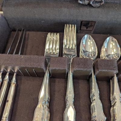 International Deep Silver Silverplate Flatware Set 56 Pieces With Case