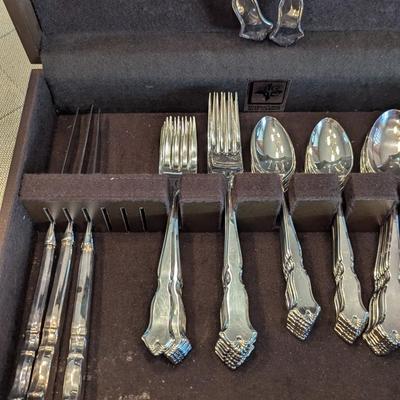 International Deep Silver Silverplate Flatware Set 56 Pieces With Case
