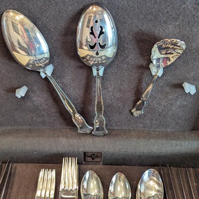 International Deep Silver Silverplate Flatware Set 56 Pieces With Case