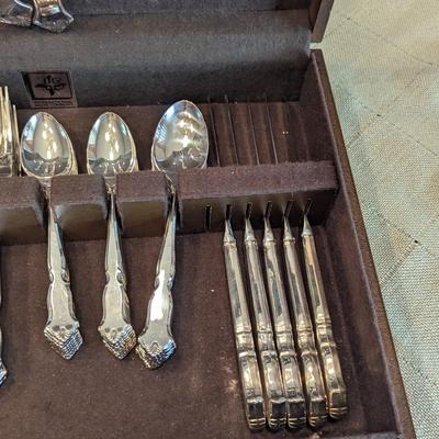 International Deep Silver Silverplate Flatware Set 56 Pieces With Case