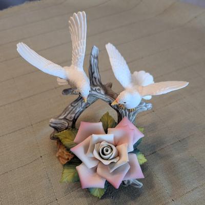 Andrea By Sadek Porcelain Bird Figurine With Rose