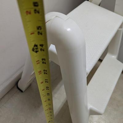 Folding Rubbermaid Step Stool