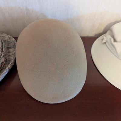 Thinsulate Gloves & Vintage Hats The Celebrated London Warwick Vintage Wool Flat Cap
