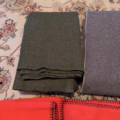 4 Throw Blankets