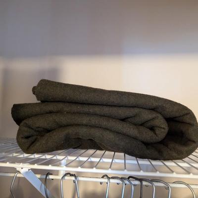4 Throw Blankets
