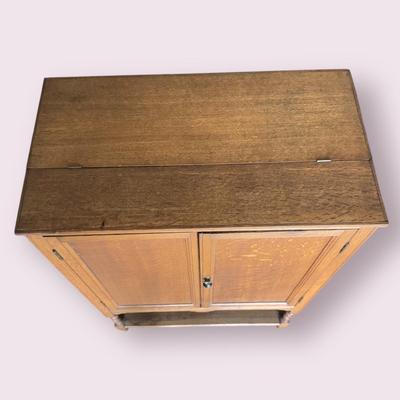 Oak Bar Cabinet (B3-DZ)