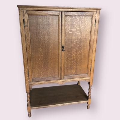 Oak Bar Cabinet (B3-DZ)
