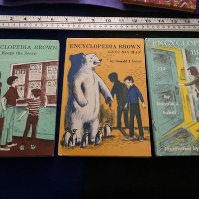 10 Encyclopedia Brown Books