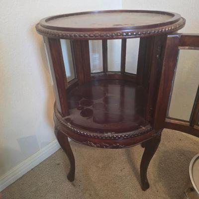 Round Table