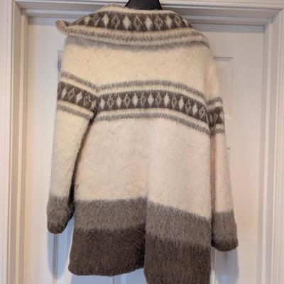 Size M Alafoss Icewool Sweater Jacket