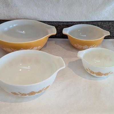 Vintage Pyrex Butterfly Gold Cinderella Nesting Mixing Bowl Set