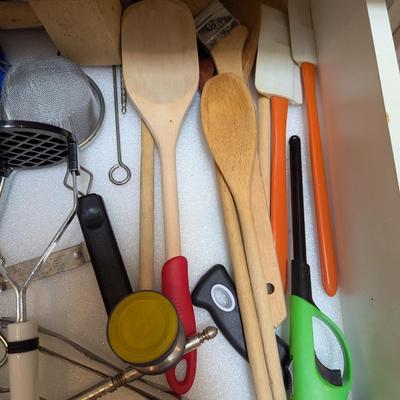 Assortment Of Kitchen Regent Sheffield Real Keen Flint Stainless Vanadium USA Utensils Household's Steel