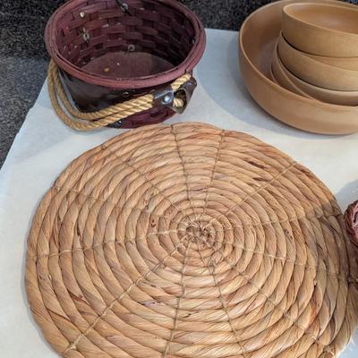 Assortment Of Wicker Pottery & Plastic Decor Vintage Ellingers Agatized Wood Bowls