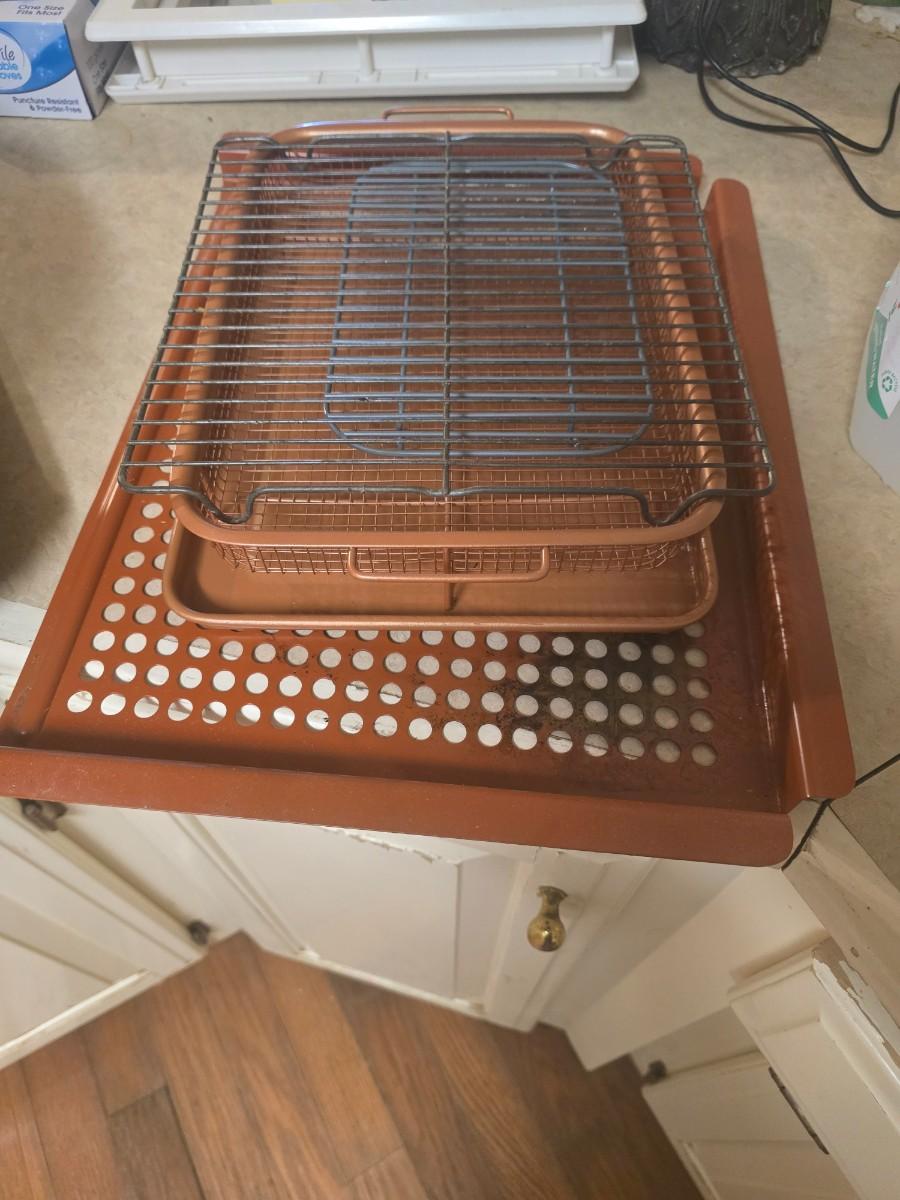 Baking racks | EstateSales.org