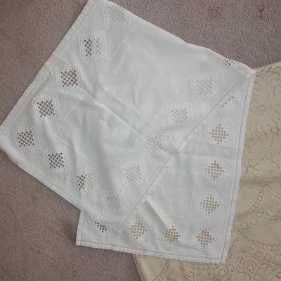 TABLE LINENS