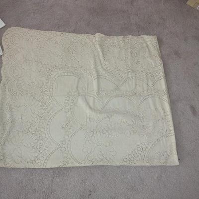 TABLE LINENS