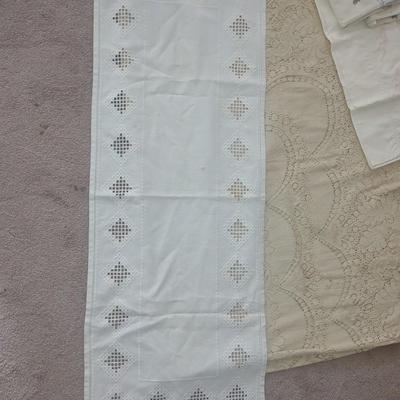TABLE LINENS