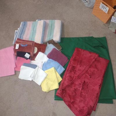 BATH TOWELS, TABLECLOTHS AND WASHCLOTHS
