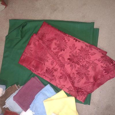 BATH TOWELS, TABLECLOTHS AND WASHCLOTHS