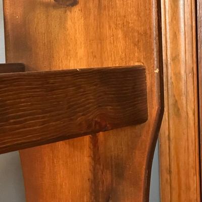 Vintage Wooden Blanket Quilt Holder