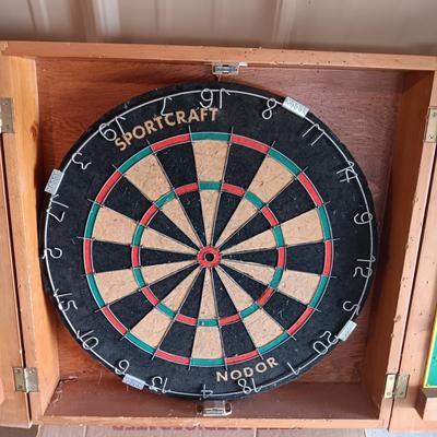 DART BOARD IN A WOODEN WALL HUNG CASE