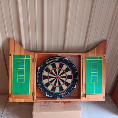 DART BOARD IN A WOODEN WALL HUNG CASE