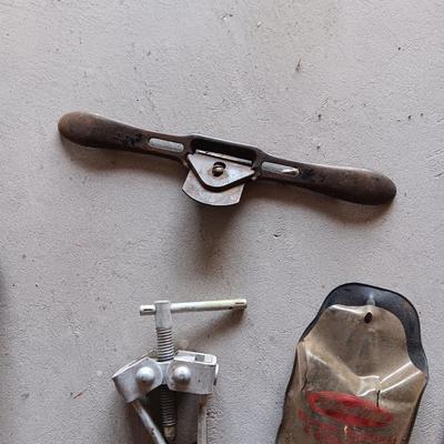 EXTENSION CORD, HAND TOOLS AND SCREWS