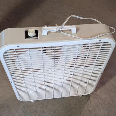 Lakewood 3 Speed Box Fan