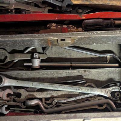 Craftsman Metal Tool Box With Tools