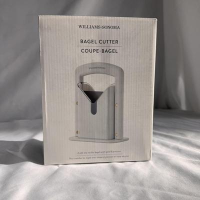 Williams-Sonoma Bagel Cutter and Breville ‘A Bit More’ 2-Slice (B3-DZ)