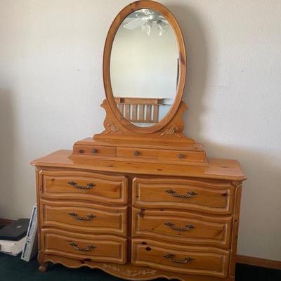Country Dresser 