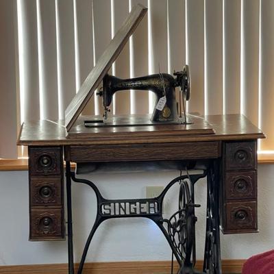 Sewing machine singer 