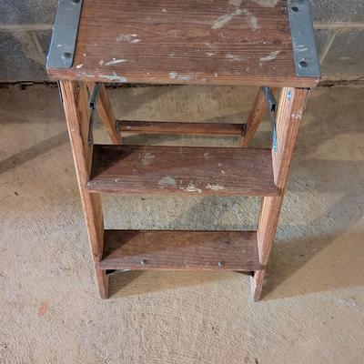 Wooden 2 Foot Step Ladder