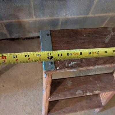 Wooden 2 Foot Step Ladder