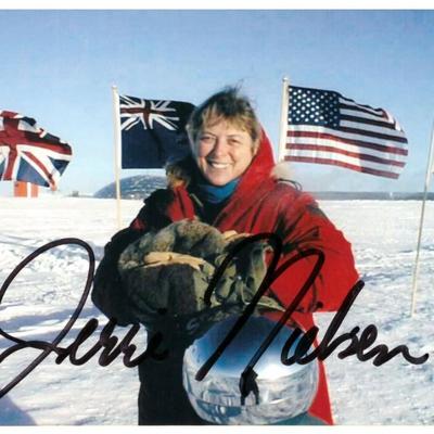 Dr. Jerri Nielsen signed Antarctica  photo