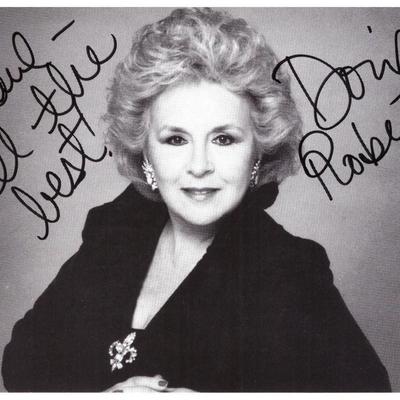 Doris Roberts signed photo