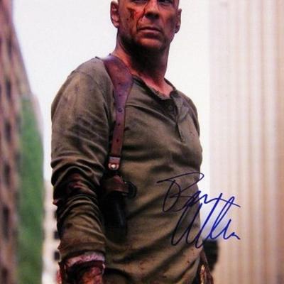 Bruce Willis signed movie photo 