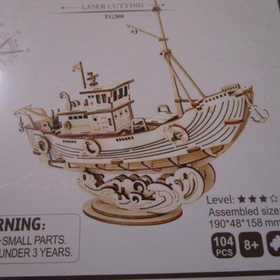 2 Robotime 3-D Wooden puzzles