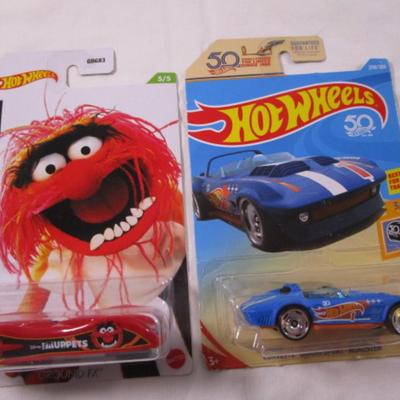 Hot Wheels car - 1 Muppets car & 1 Corvette