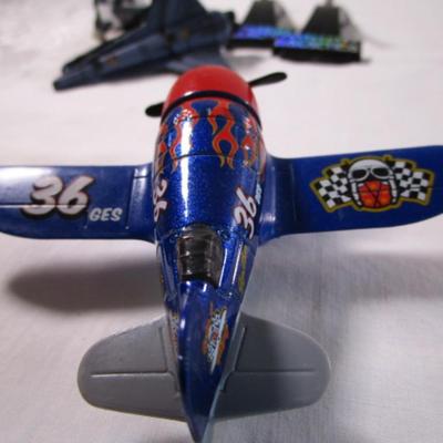 5 Toy flying machines