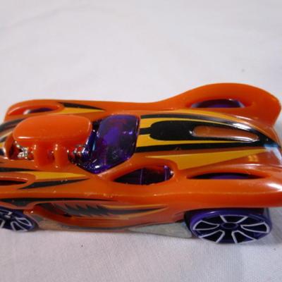 5 Hot Wheels cars