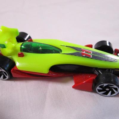 8 Hot Wheels cars