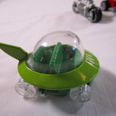 8 Hot Wheels cars