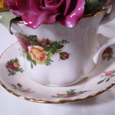 Royal Albert porcelain musical teacup