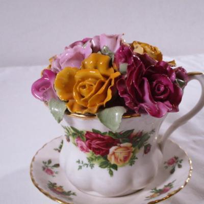Royal Albert porcelain musical teacup