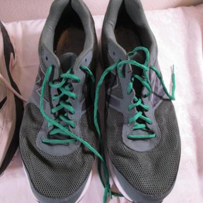 3 pair men's shoes