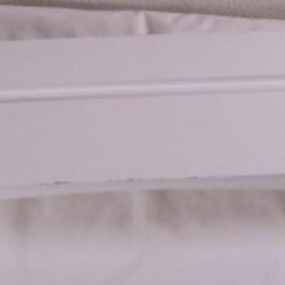 White floating shelf